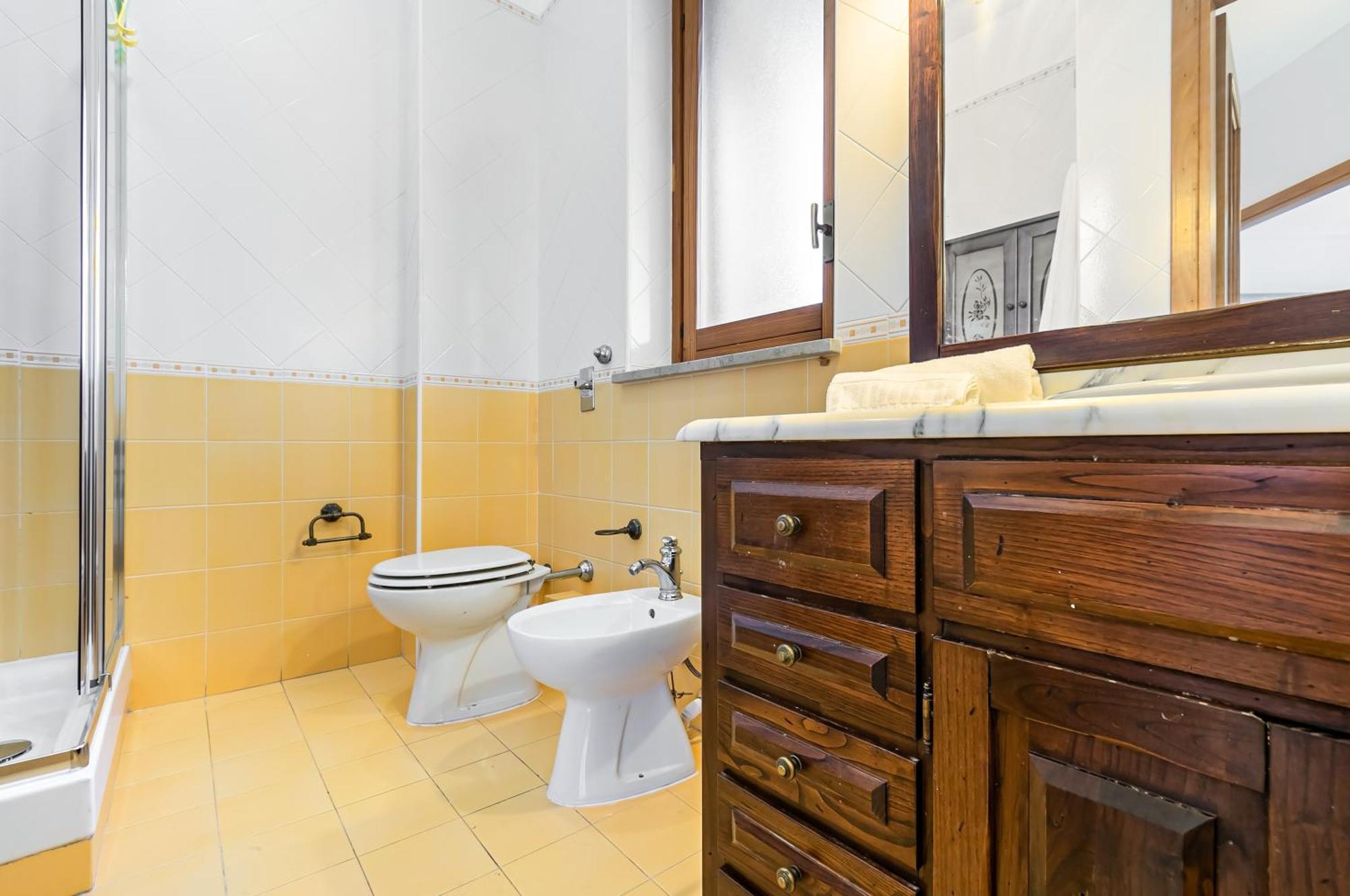 Palazzo Reale & Piazza Indipendenza Roomy Flat ปาแลร์โม ภายนอก รูปภาพ
