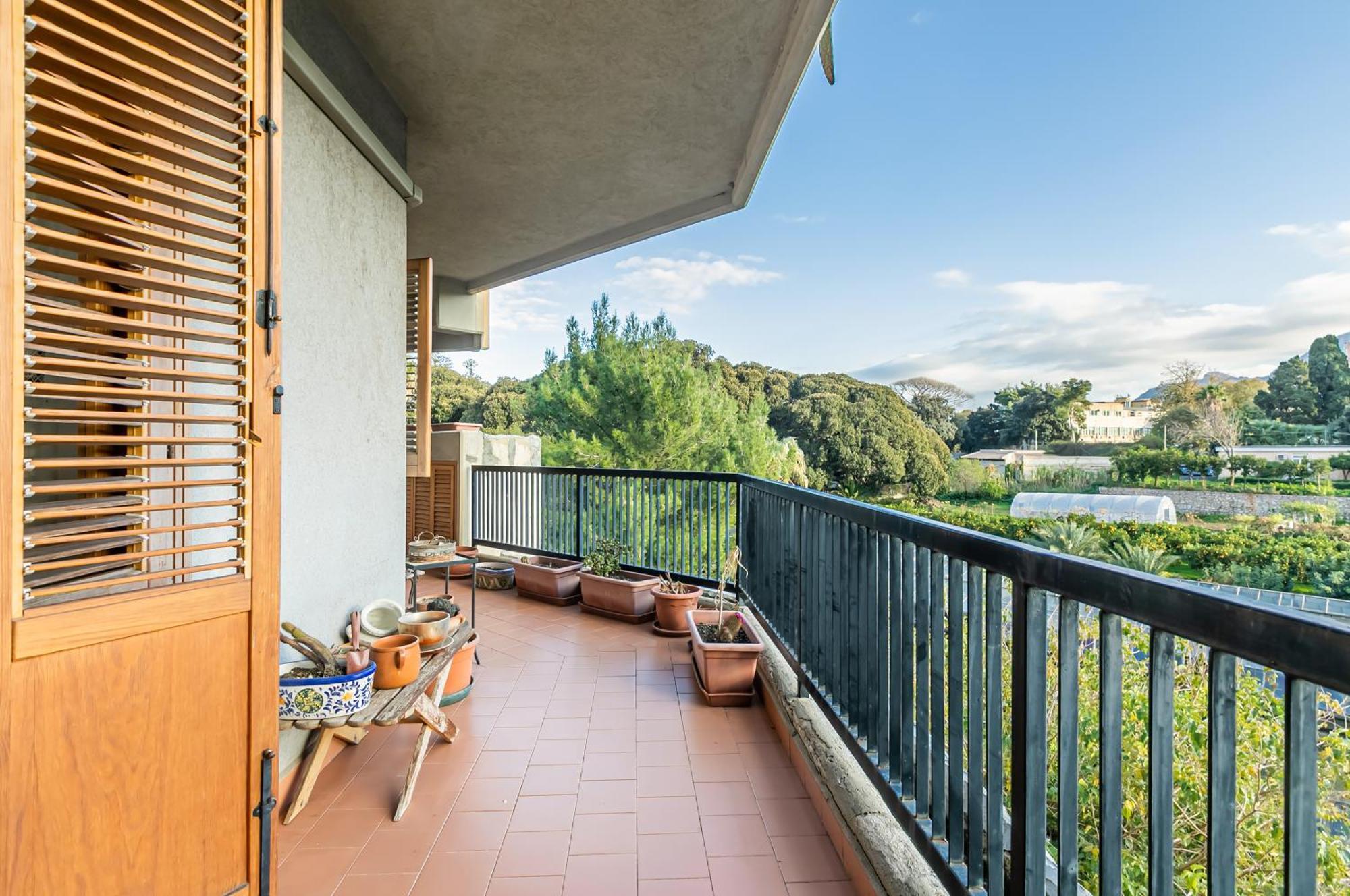 Palazzo Reale & Piazza Indipendenza Roomy Flat ปาแลร์โม ภายนอก รูปภาพ