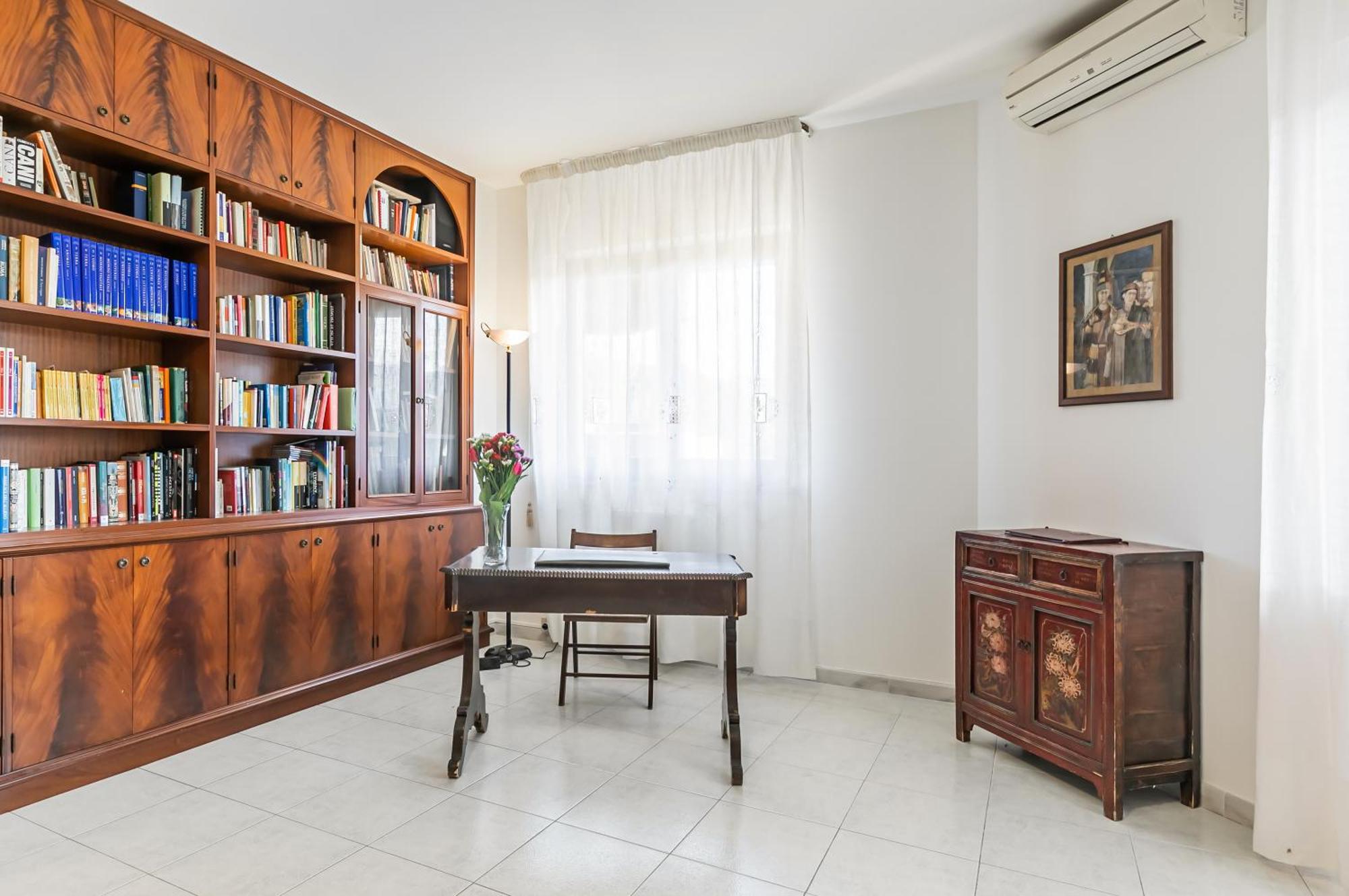 Palazzo Reale & Piazza Indipendenza Roomy Flat ปาแลร์โม ภายนอก รูปภาพ
