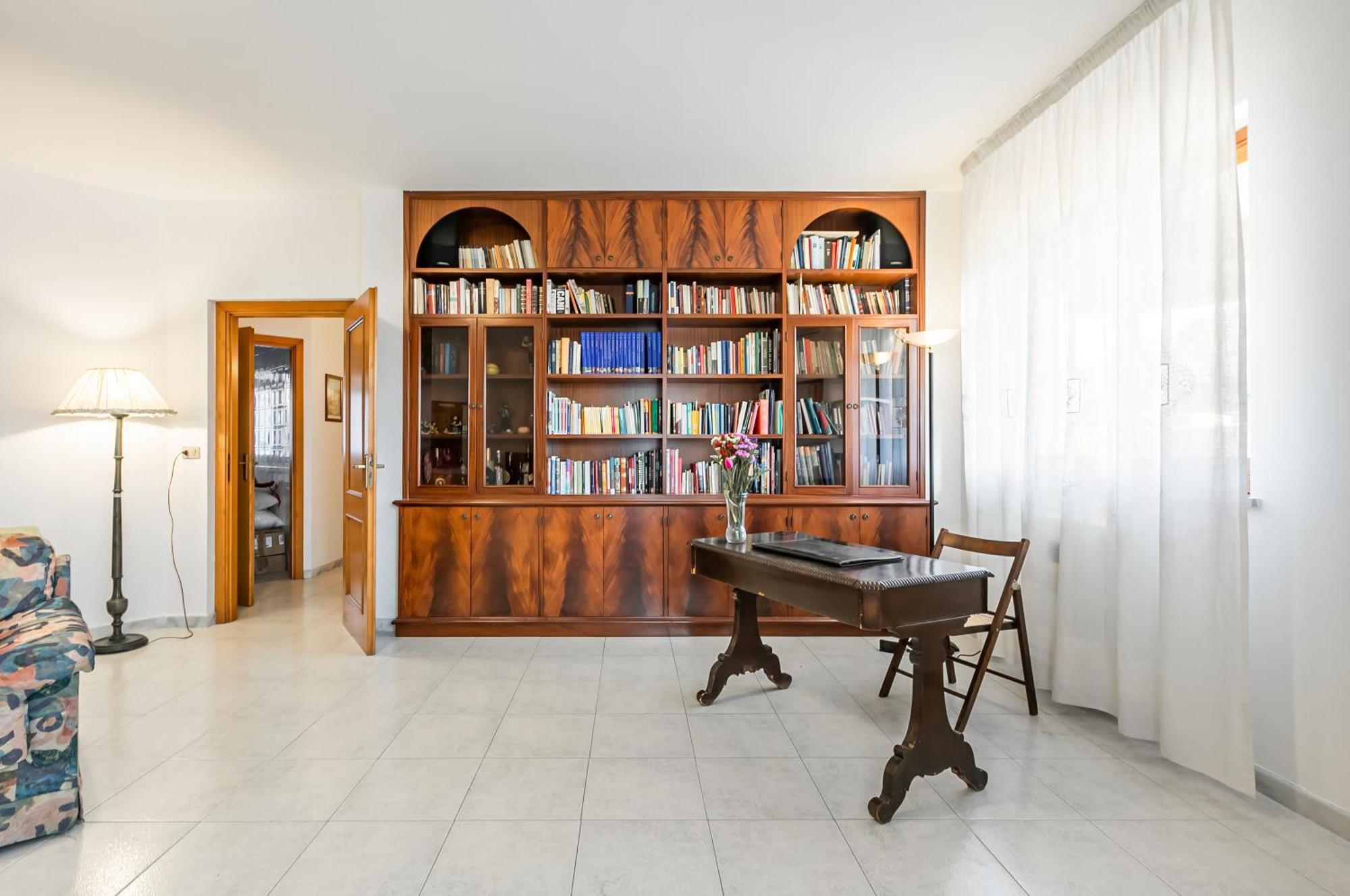 Palazzo Reale & Piazza Indipendenza Roomy Flat ปาแลร์โม ภายนอก รูปภาพ