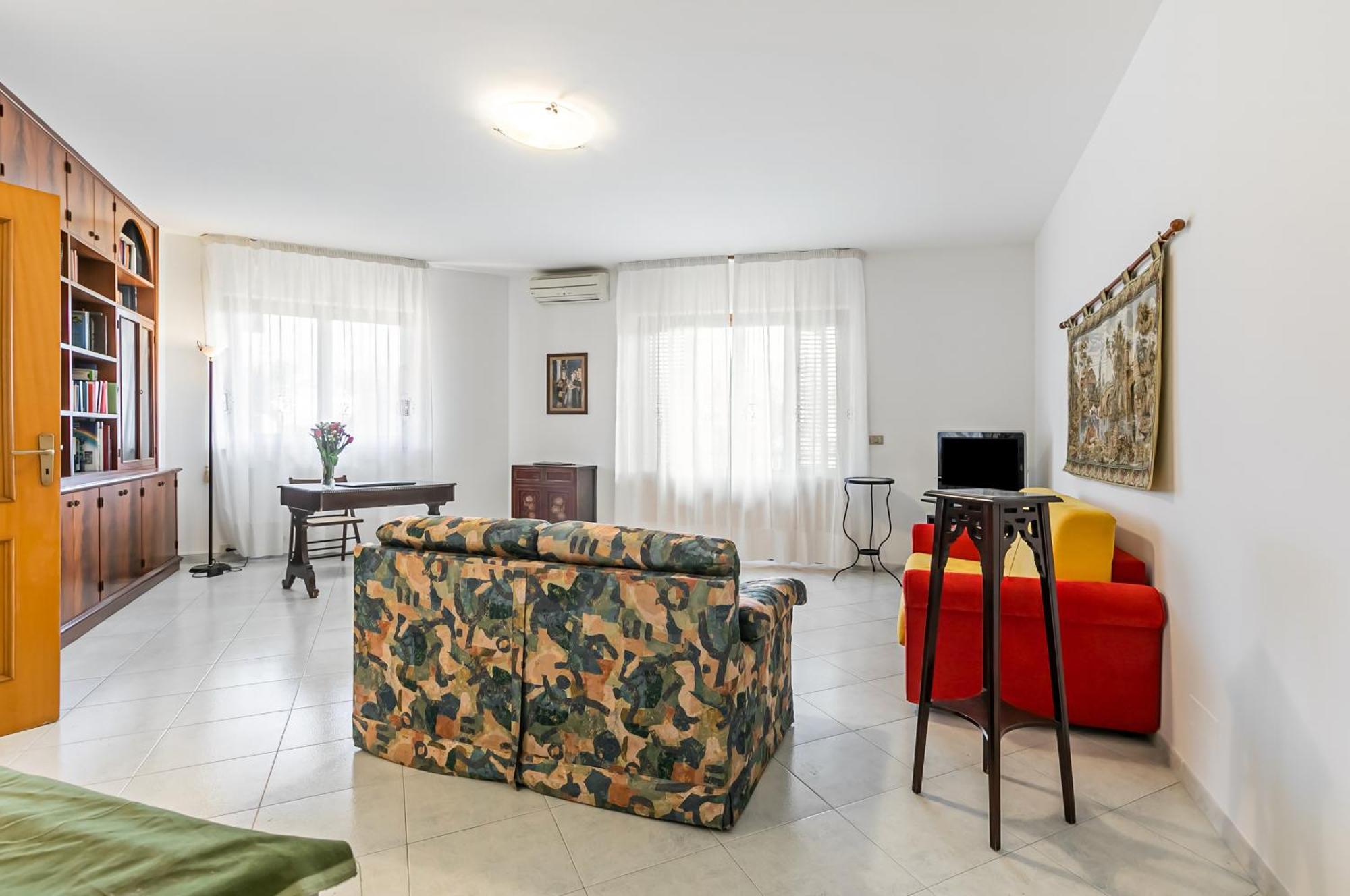 Palazzo Reale & Piazza Indipendenza Roomy Flat ปาแลร์โม ภายนอก รูปภาพ